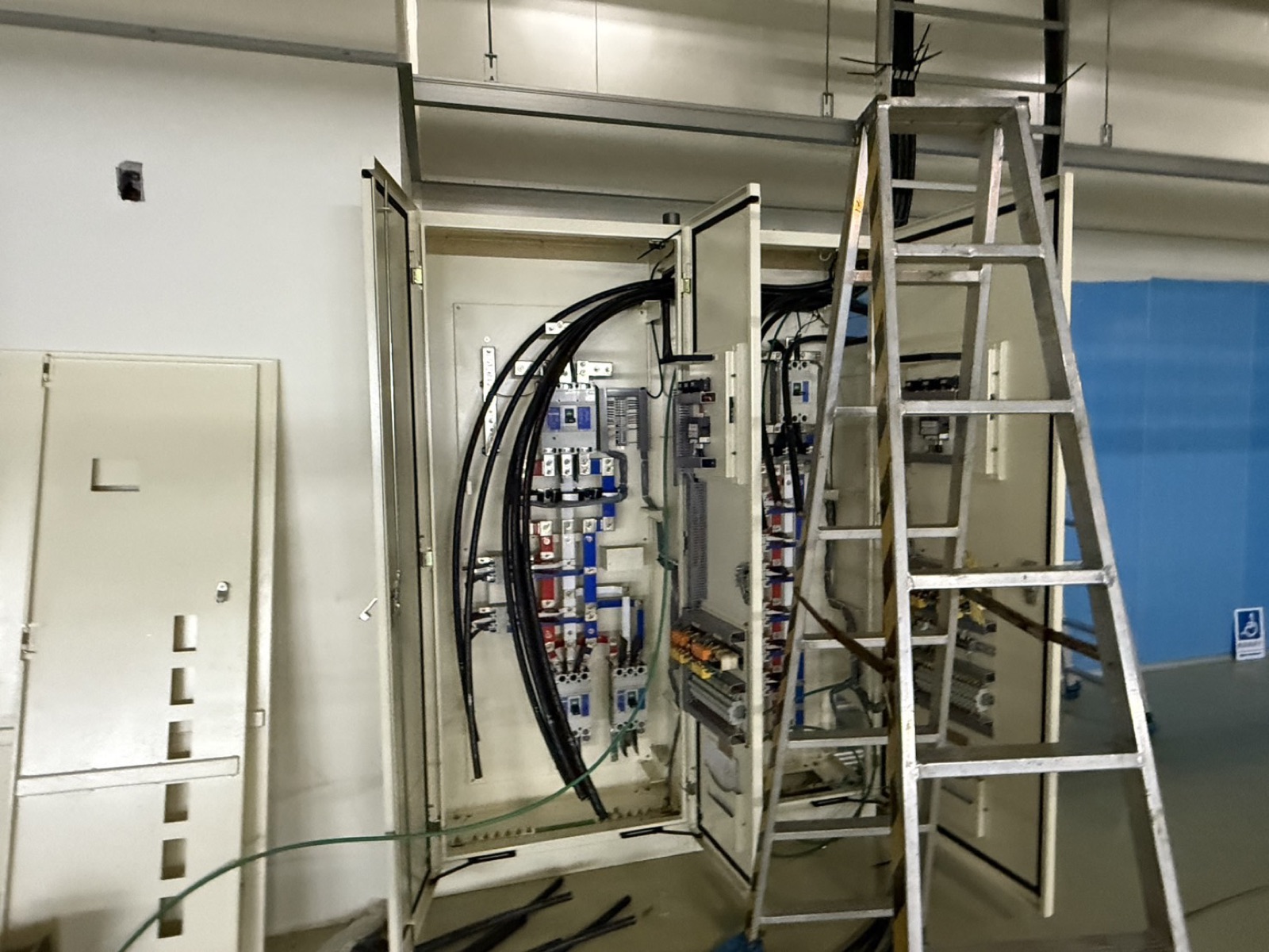 新建機電・Hook up 電力